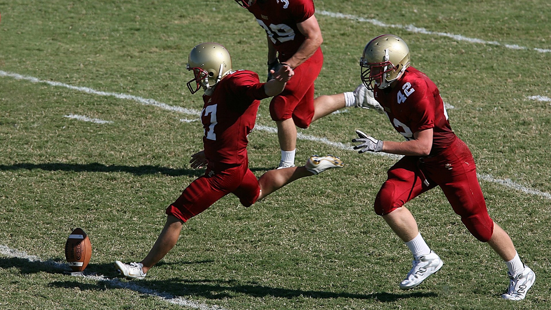 是否应加大对球迷暴力行为的处罚，是否应加大对球迷暴力行为的处罚力度